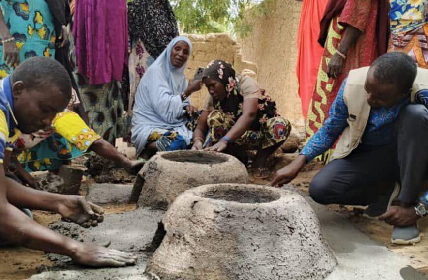 Formation des femmes aux foyers améliorés ALBARKA dans…