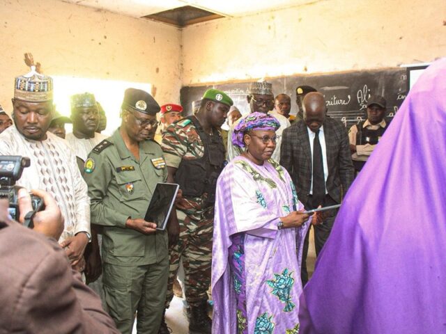 Visite ministérielle à Mayahi pour une éducation inclusive