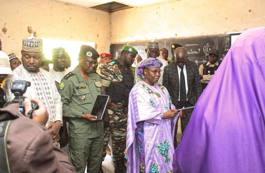 Visite ministérielle à Mayahi pour une éducation inclusive